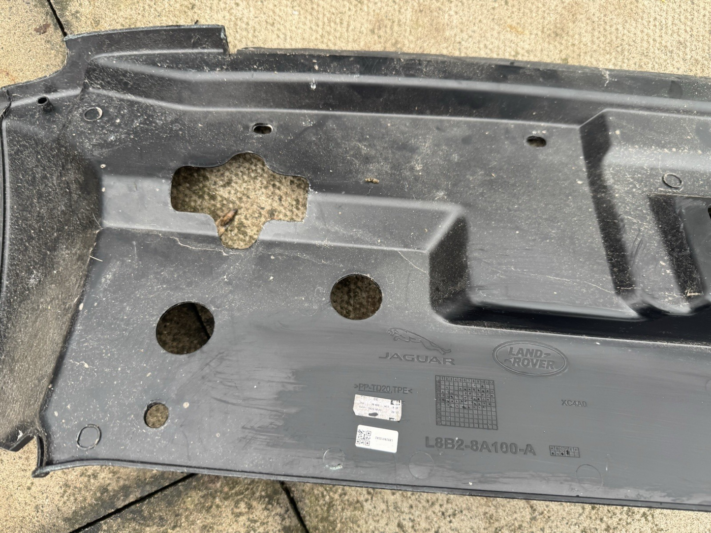 Land Rover Defender L663  Slam Panel Cover L8B2-8A100-A