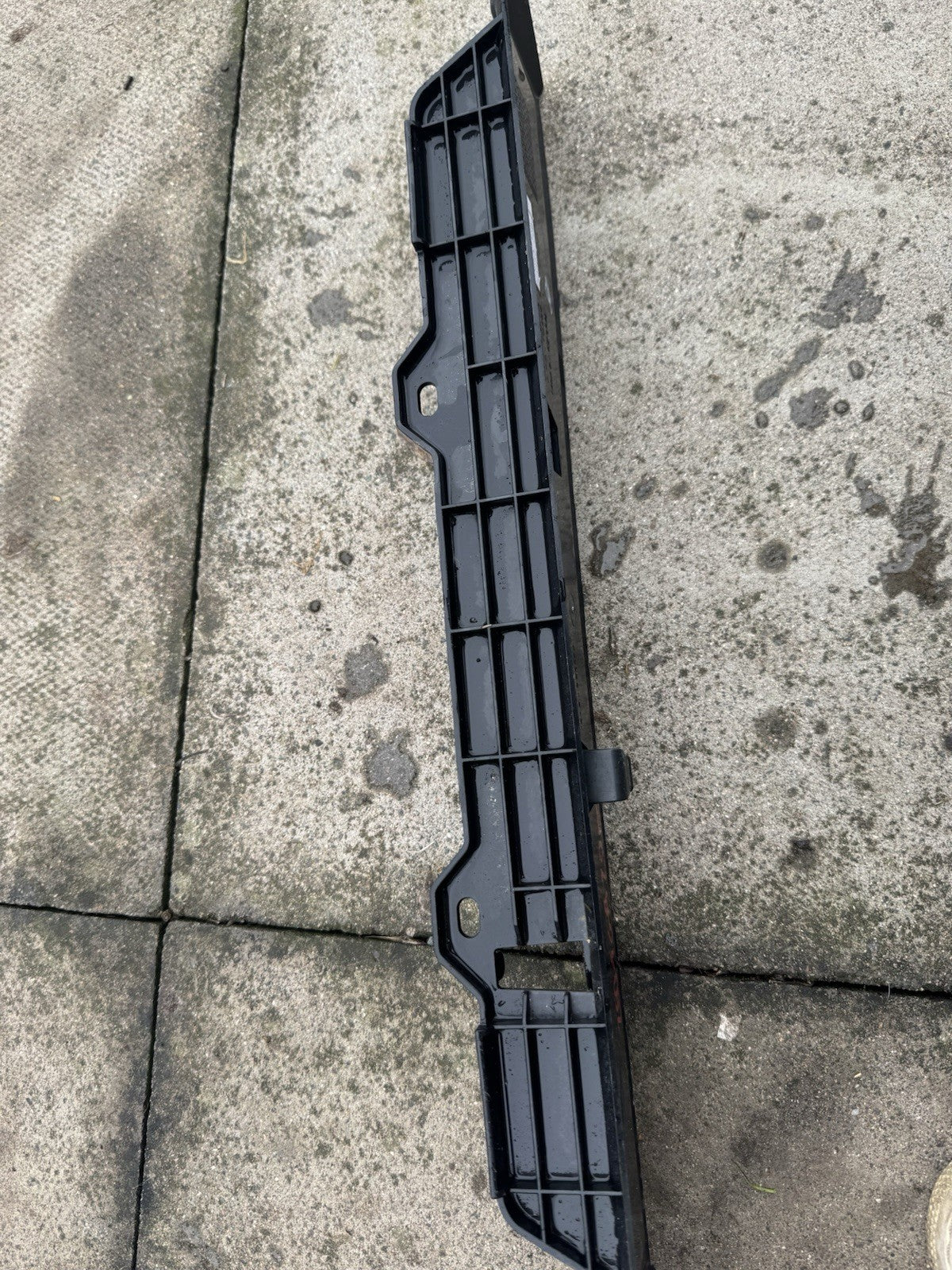 Range Rover Velar L560 Grille Air Intake Radiator Front Bumper M8A2-8B384A