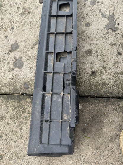 Range Rover Velar L560 Grille Air Intake Radiator Front Bumper M8A2-8B384A