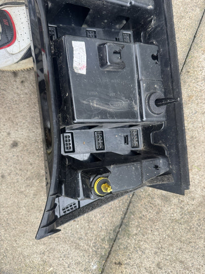 LAND ROVER DEFENDER L663 2020/2025 D PILLAR TRIM UPPER RIGHT REAR L8B2-29148-AE