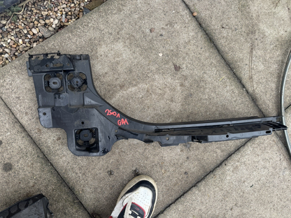 GENUINE BMW 3 SERIES G21 MSPORT REAR BUMPER LEFT PASSENGER SIDE GUIDE BRACKET