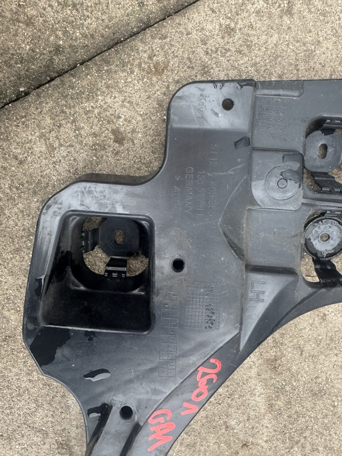 GENUINE BMW 3 SERIES G21 MSPORT REAR BUMPER LEFT PASSENGER SIDE GUIDE BRACKET