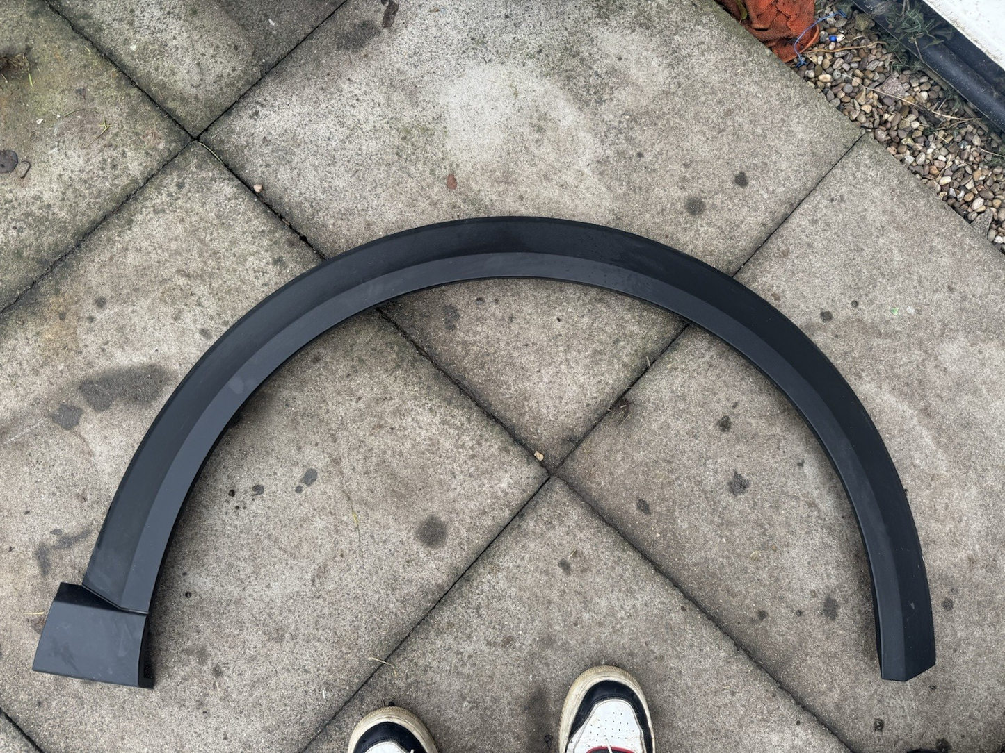 FORD PUMA FRONT RIGHT SIDE WHEEL ARCH TRIM  L1TB-S16D238-A