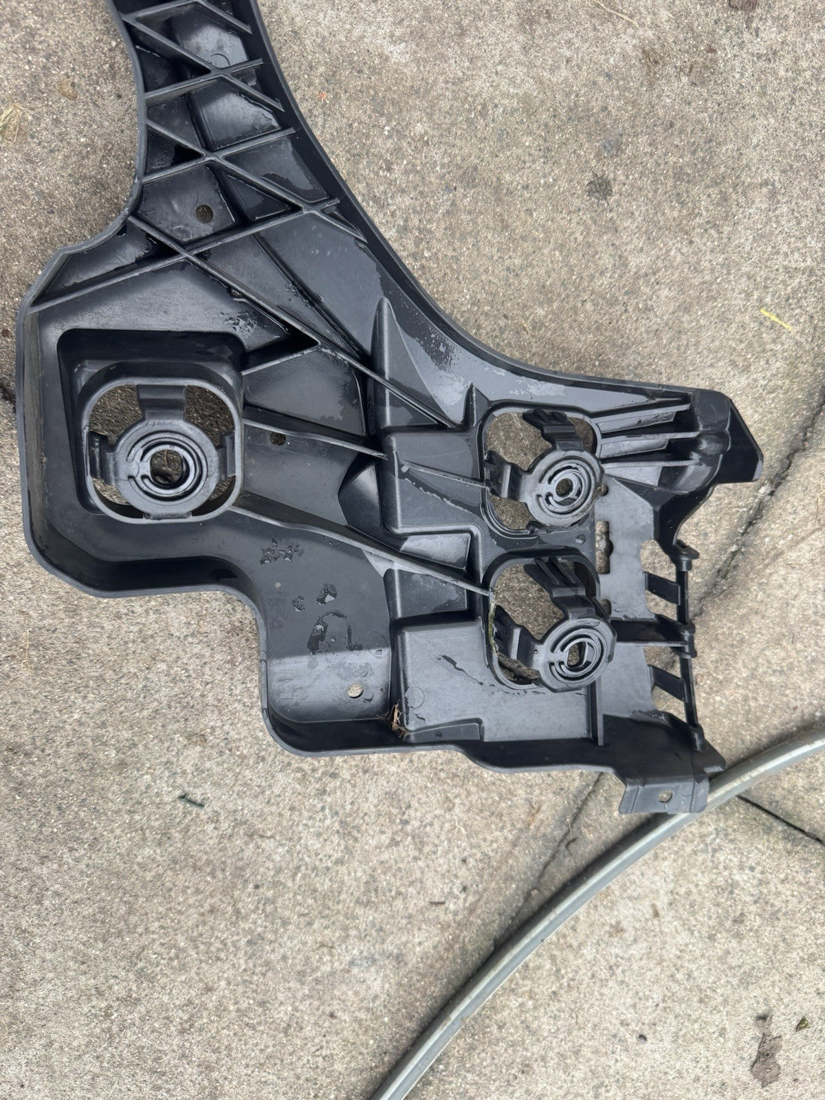 GENUINE BMW 3 SERIES G21 MSPORT REAR BUMPER LEFT PASSENGER SIDE GUIDE BRACKET