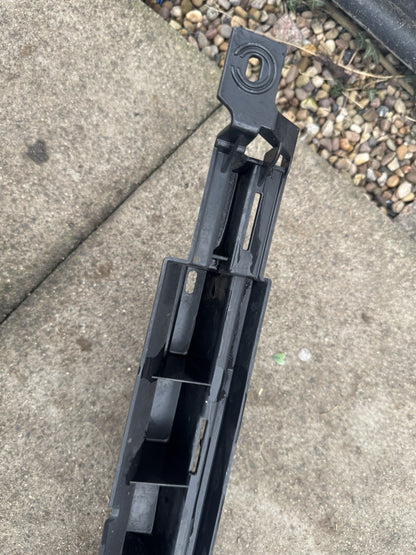 GENUINE BMW 3 SERIES G21 MSPORT REAR BUMPER LEFT PASSENGER SIDE GUIDE BRACKET