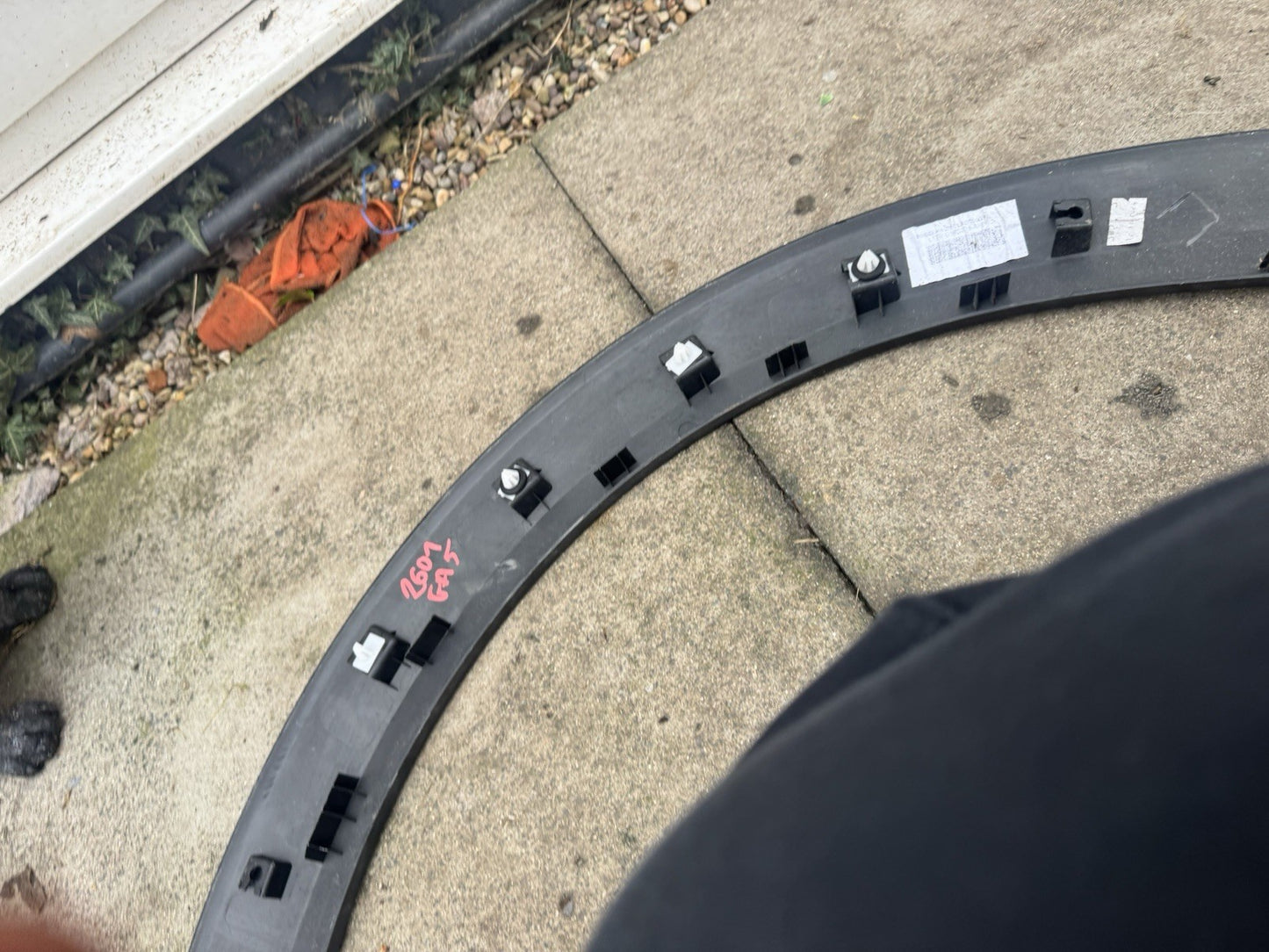 FORD PUMA FRONT RIGHT SIDE WHEEL ARCH TRIM  L1TB-S16D238-A