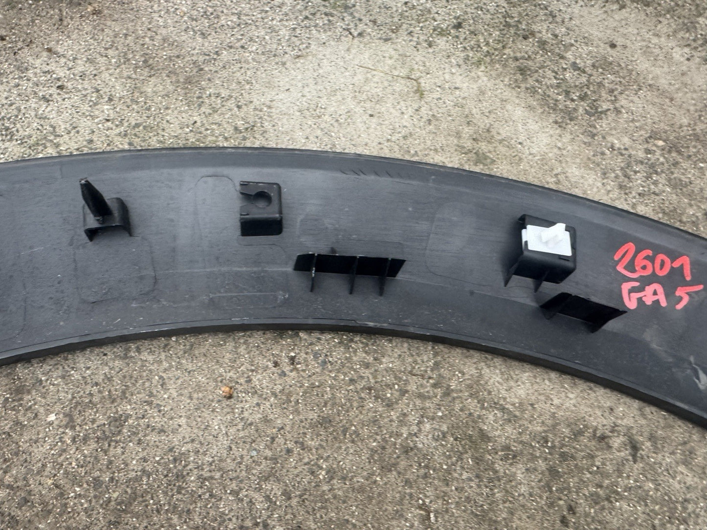 FORD PUMA FRONT RIGHT SIDE WHEEL ARCH TRIM  L1TB-S16D238-A