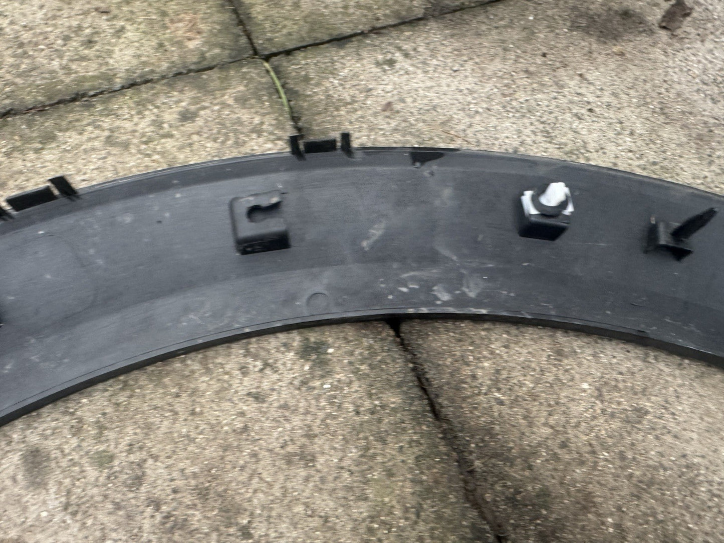 FORD PUMA FRONT RIGHT SIDE WHEEL ARCH TRIM  L1TB-S16D238-A