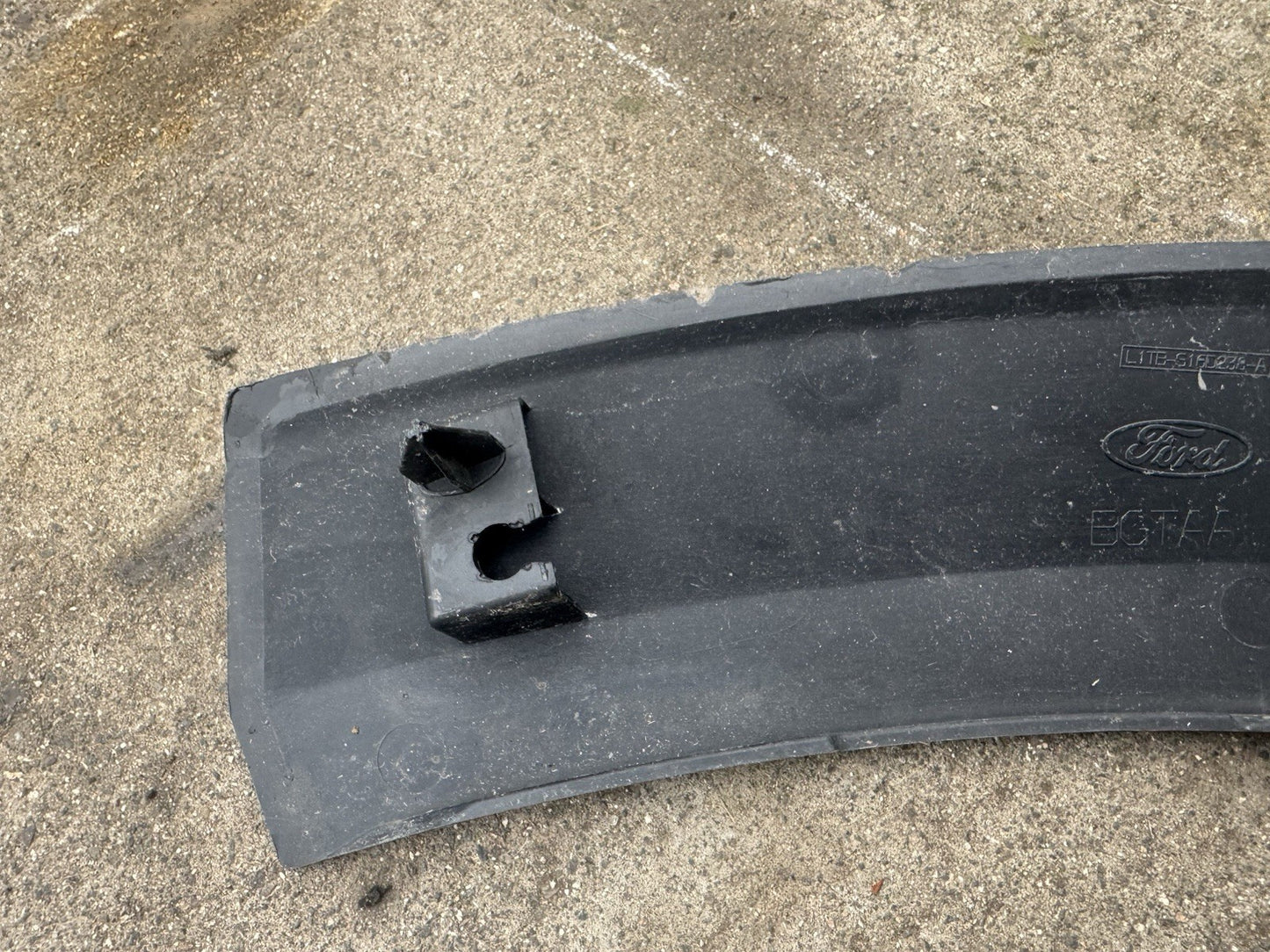 FORD PUMA FRONT RIGHT SIDE WHEEL ARCH TRIM  L1TB-S16D238-A