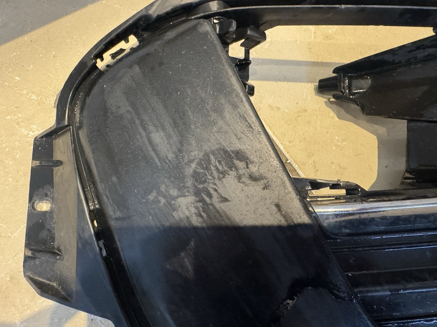 Peugeot 308 MK2 Facelift Front Right Bumper Fog Light Grille Surround Genuine