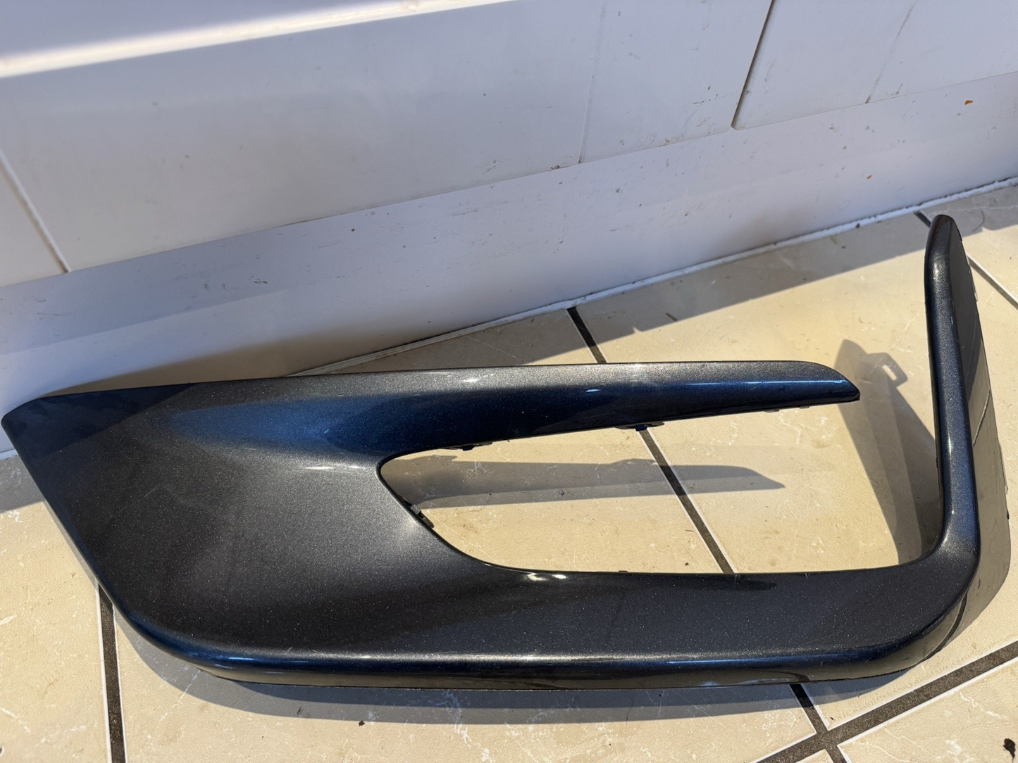 FORD KUGA III MK3 2.5 FHEV 16V 190HP LEFT FOG LIGHT FRAME LV4B-17C755-S