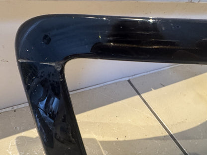 Defender L663 Front Right hand side finishing trim L8b2-13c024-AB, Santorini Blk