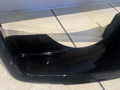 Defender L663 Front Right hand side finishing trim L8b2-13c024-AB, Santorini Blk