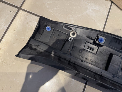 Renault Austral 2023 Left door trim molding 828213826R AUA157700