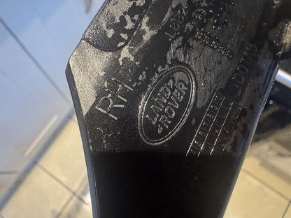 Defender L663 Front Right hand side finishing trim L8b2-13c024-AB, Santorini Blk