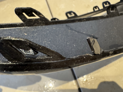 FORD KUGA III MK3 2.5 FHEV 16V 190HP LEFT FOG LIGHT FRAME LV4B-17C755-S