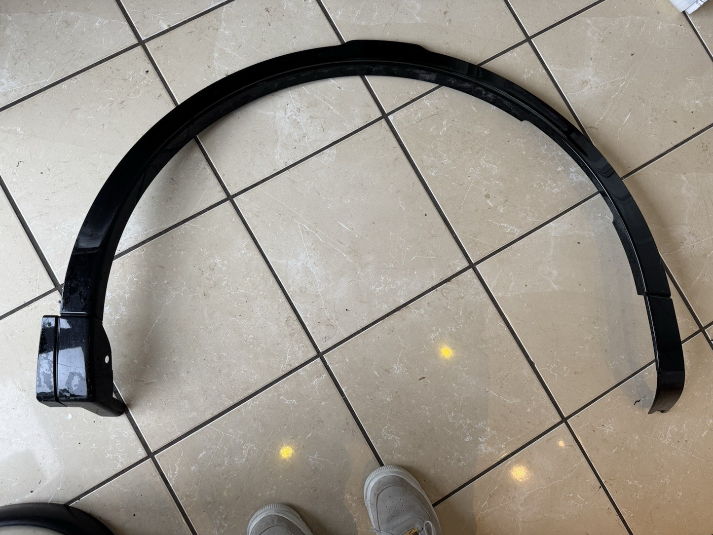 Range Rover Sport  Wheel Arch Moulding Front Right mk72-16a074 from 2018