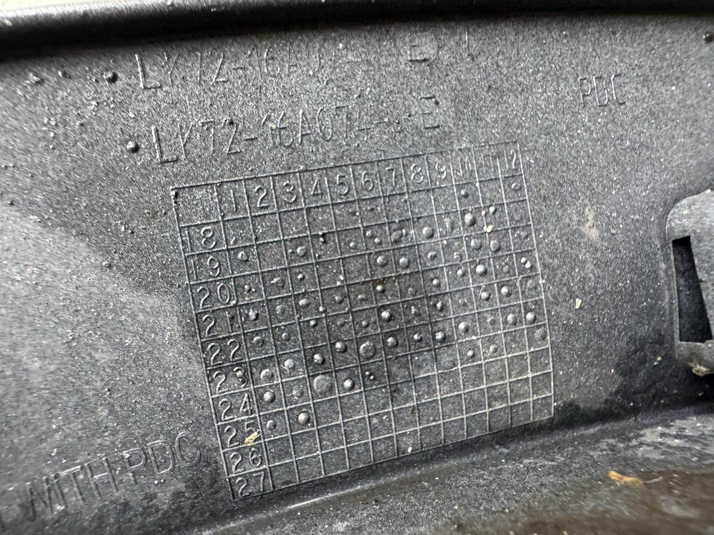 Range Rover Sport  Wheel Arch Moulding Front Right mk72-16a074 from 2018