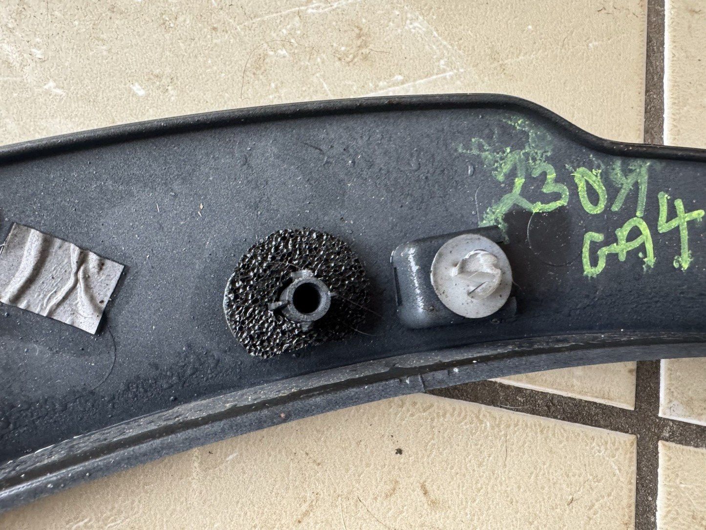 Range Rover Sport  Wheel Arch Moulding Front Right mk72-16a074 from 2018