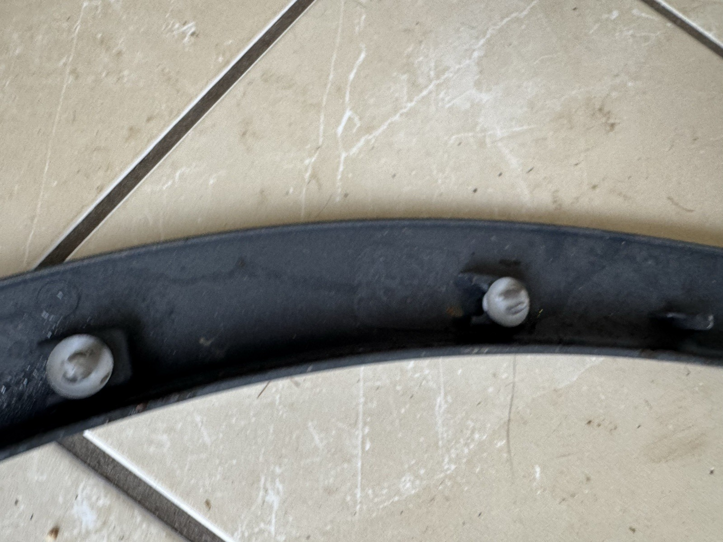 Range Rover Sport  Wheel Arch Moulding Front Right mk72-16a074 from 2018