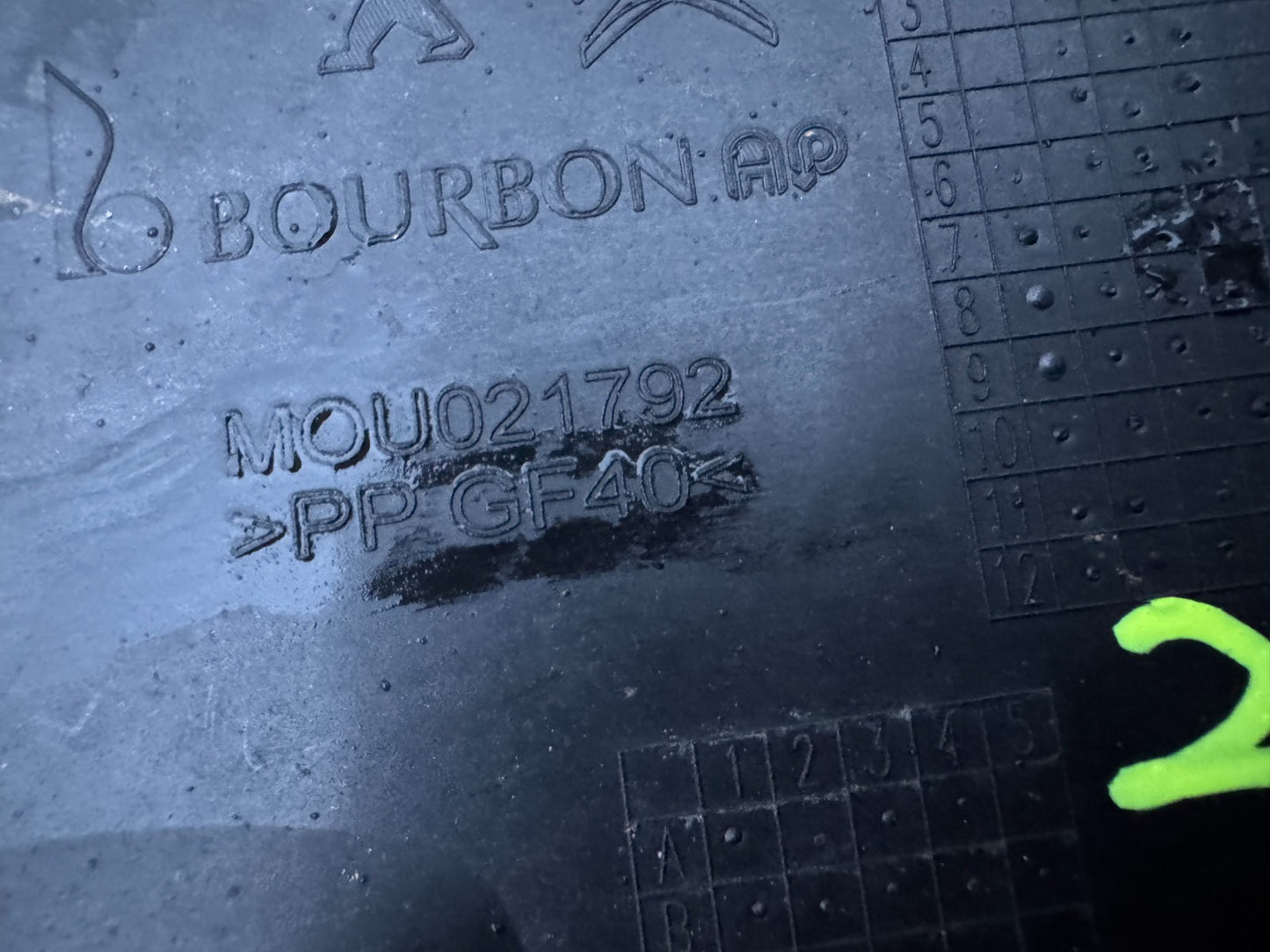 PEUGEOT 3008 MK2 P84E Fuel Flap Filler Assembly Diesel 981010968A