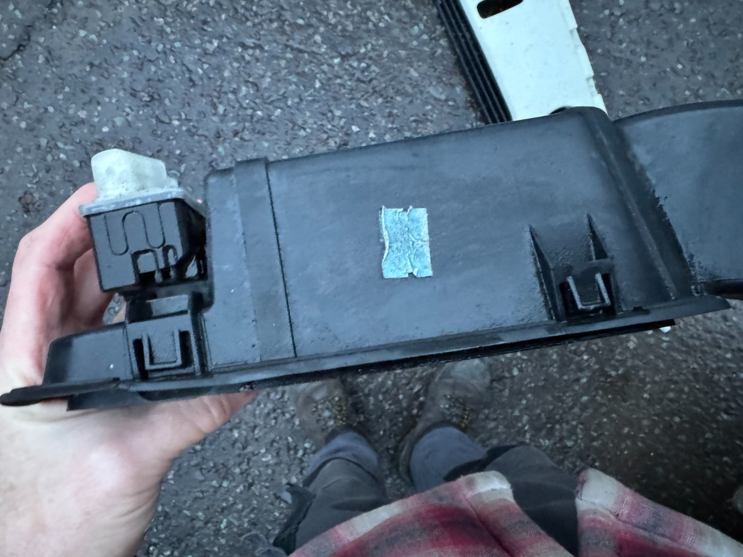 PEUGEOT 3008 MK2 P84E Fuel Flap Filler Assembly Diesel 981010968A