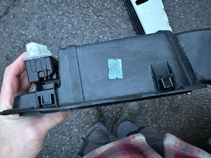 PEUGEOT 3008 MK2 P84E Fuel Flap Filler Assembly Diesel 981010968A