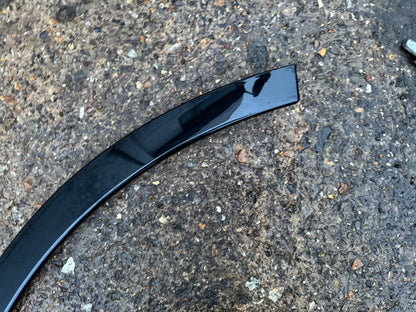 Land Rover Discovery L462 Front Right Wheel Arch 2017 ON HY3M-16A074-AC Genuine