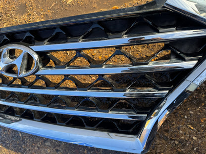 HYUNDAI TUCSON 3 2018-2020 FRONT GRILLE 86350-D7600 DAMAGED