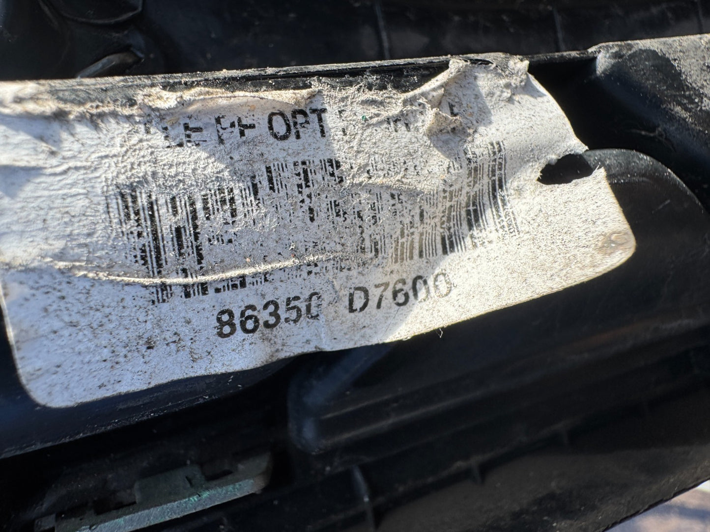 HYUNDAI TUCSON 3 2018-2020 FRONT GRILLE 86350-D7600 DAMAGED