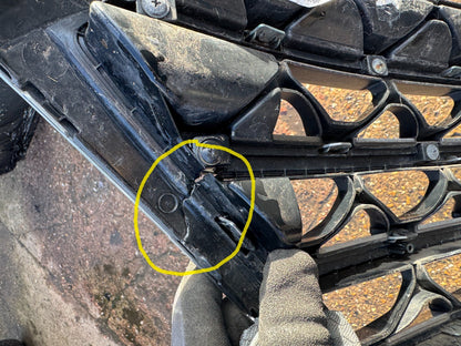 HYUNDAI TUCSON 3 2018-2020 FRONT GRILLE 86350-D7600 DAMAGED