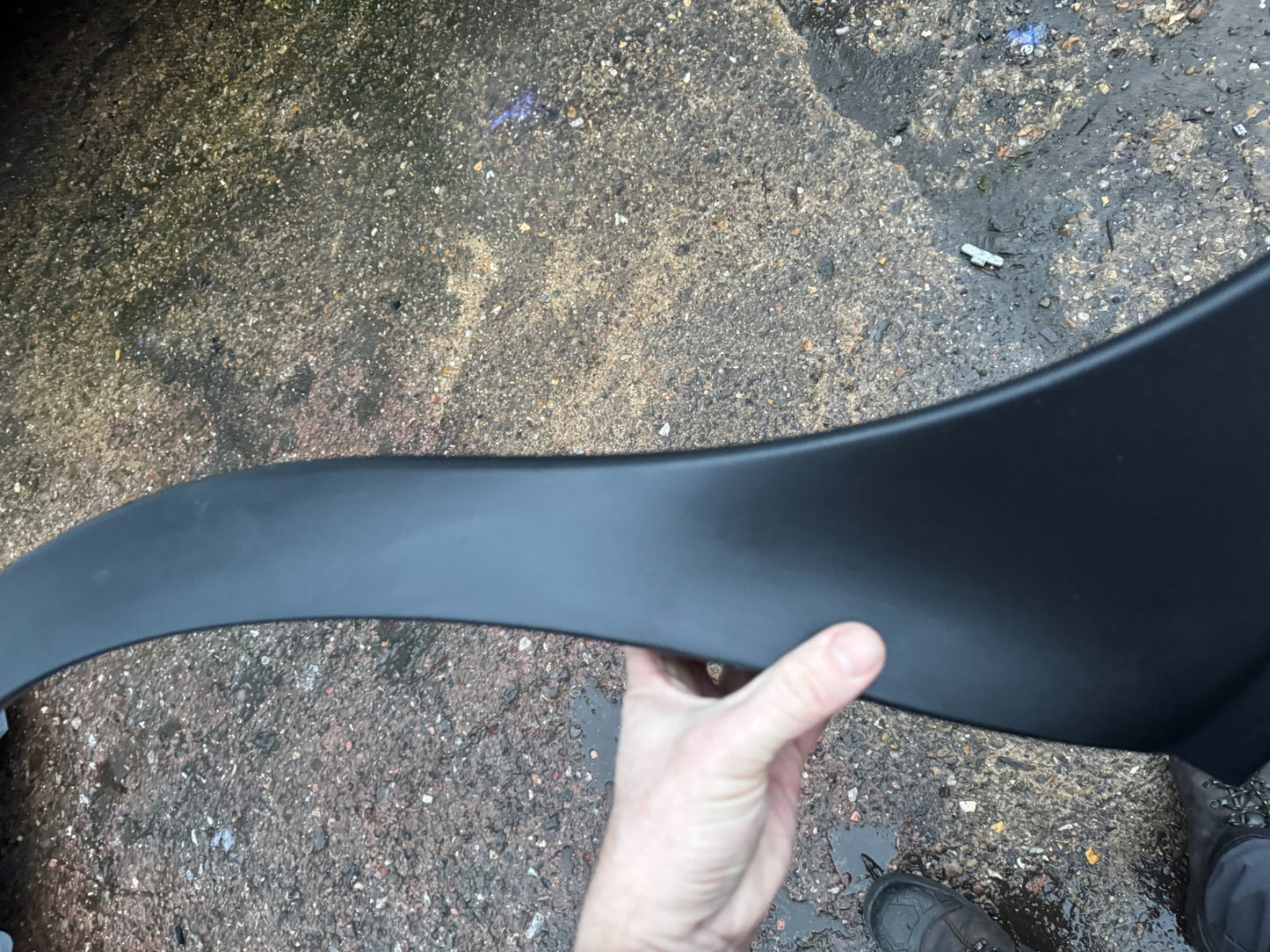 RANGE ROVER VOGUE L460 2022 on REAR RIGHT WHEEL ARCH TRIM M8E2-28370-AC