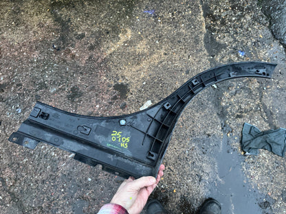 RANGE ROVER VOGUE L460 2022 on REAR RIGHT WHEEL ARCH TRIM M8E2-28370-AC