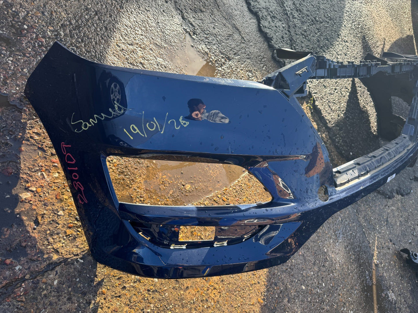 HYUNDAI TUSCON 2019 ONWARDS FRONT BUMPER P/N 86511-D7500 GENUINE SPLIT SCRATCHED