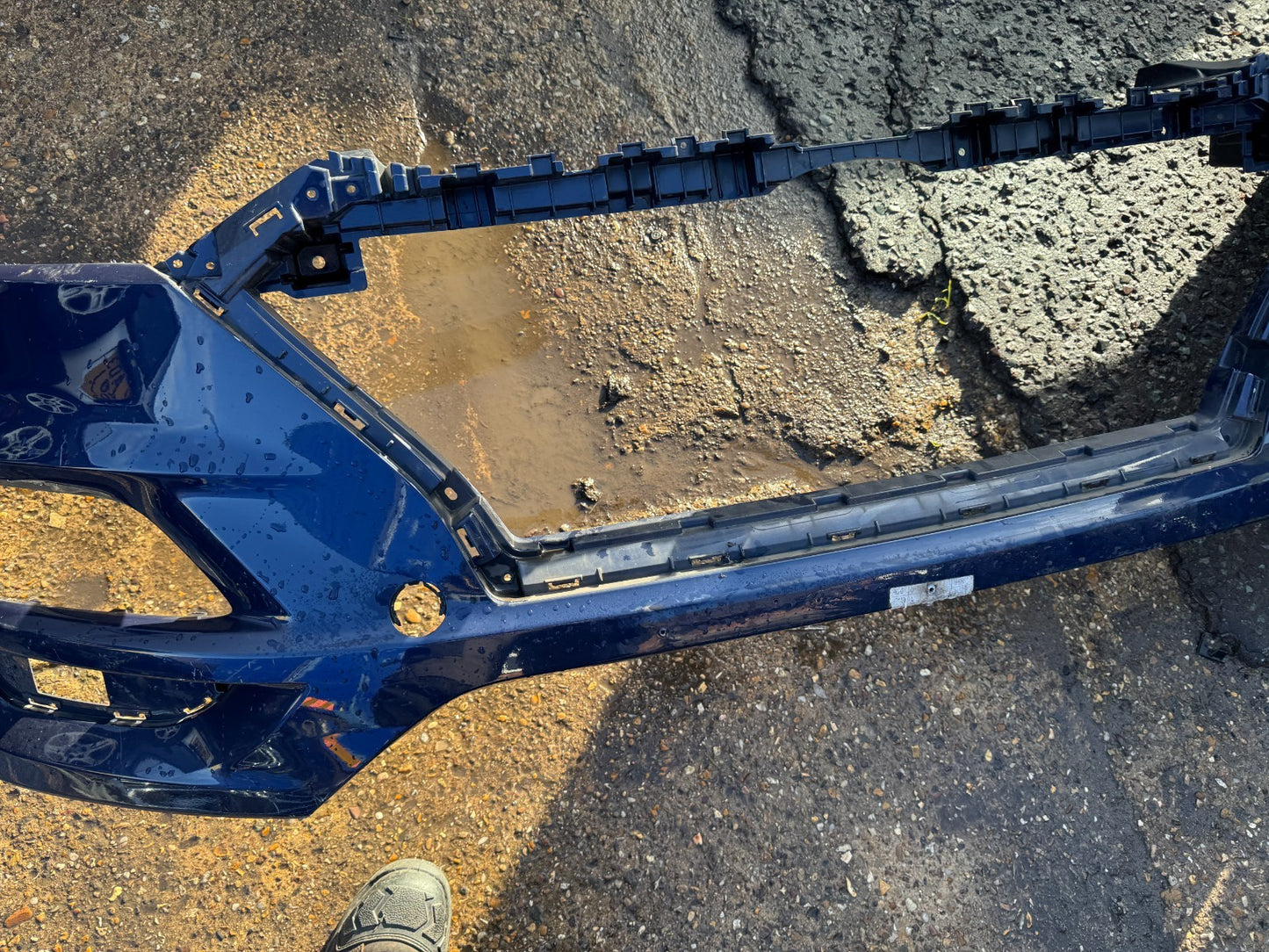 HYUNDAI TUSCON 2019 ONWARDS FRONT BUMPER P/N 86511-D7500 GENUINE SPLIT SCRATCHED