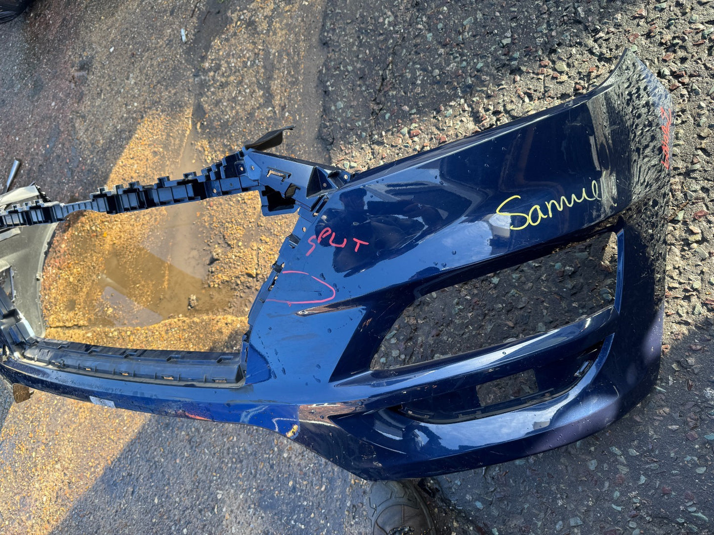 HYUNDAI TUSCON 2019 ONWARDS FRONT BUMPER P/N 86511-D7500 GENUINE SPLIT SCRATCHED