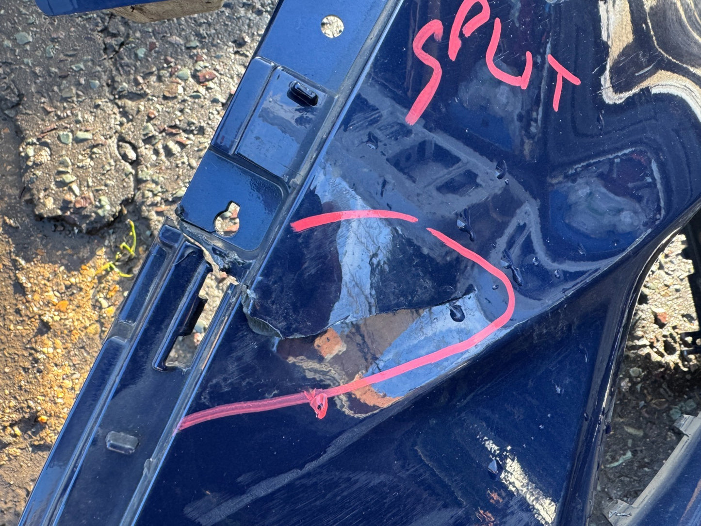 HYUNDAI TUSCON 2019 ONWARDS FRONT BUMPER P/N 86511-D7500 GENUINE SPLIT SCRATCHED