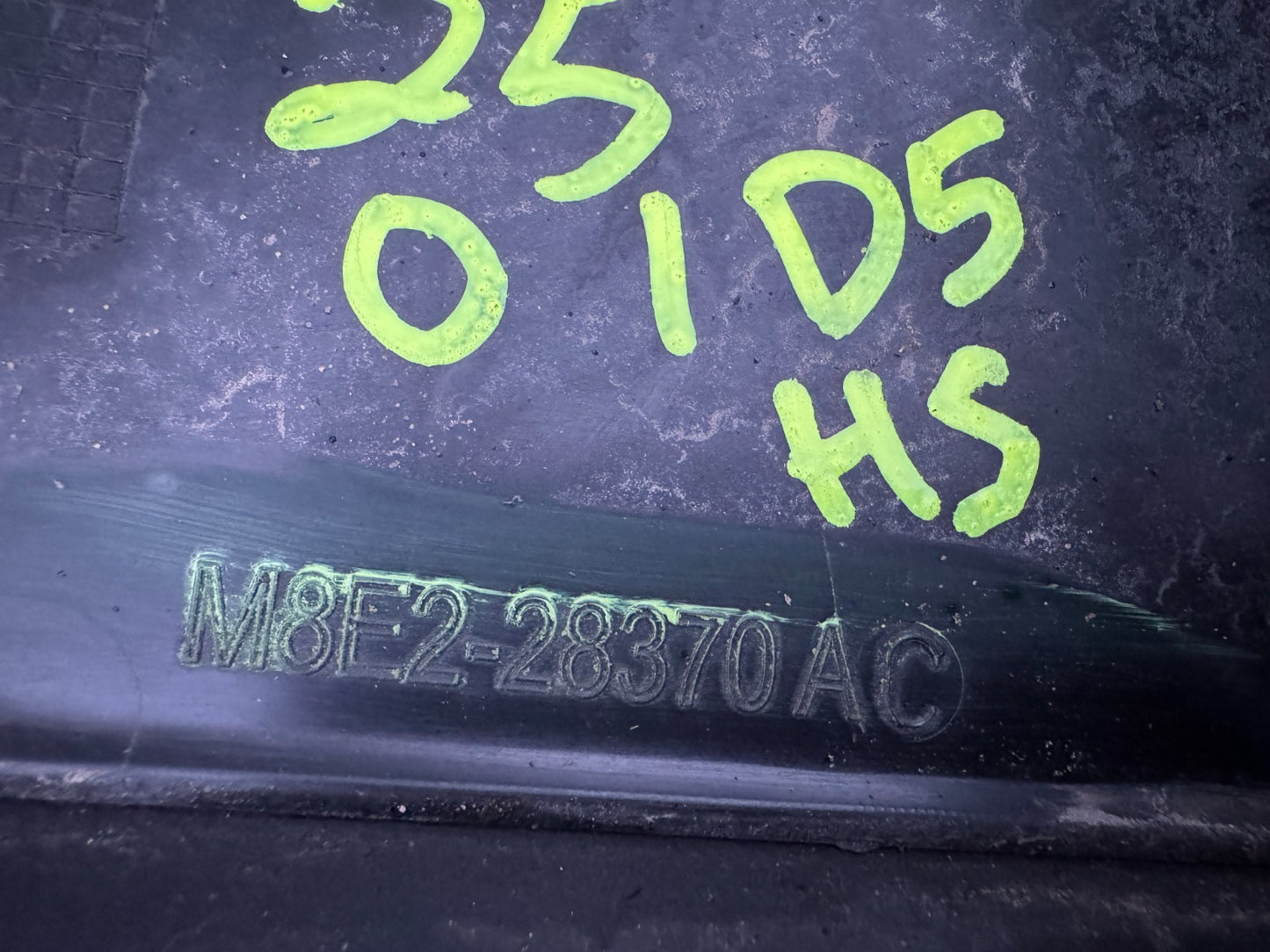 RANGE ROVER VOGUE L460 2022 on REAR RIGHT WHEEL ARCH TRIM M8E2-28370-AC