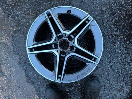 Mercedes Benz Amg Alloy Wheel 18" 7.5j Et49 W1774011500 A Class diamond cut