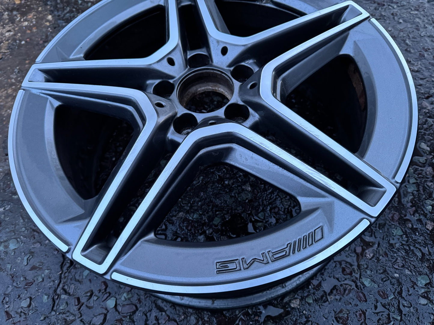Mercedes Benz Amg Alloy Wheel 18" 7.5j Et49 W1774011500 A Class diamond cut