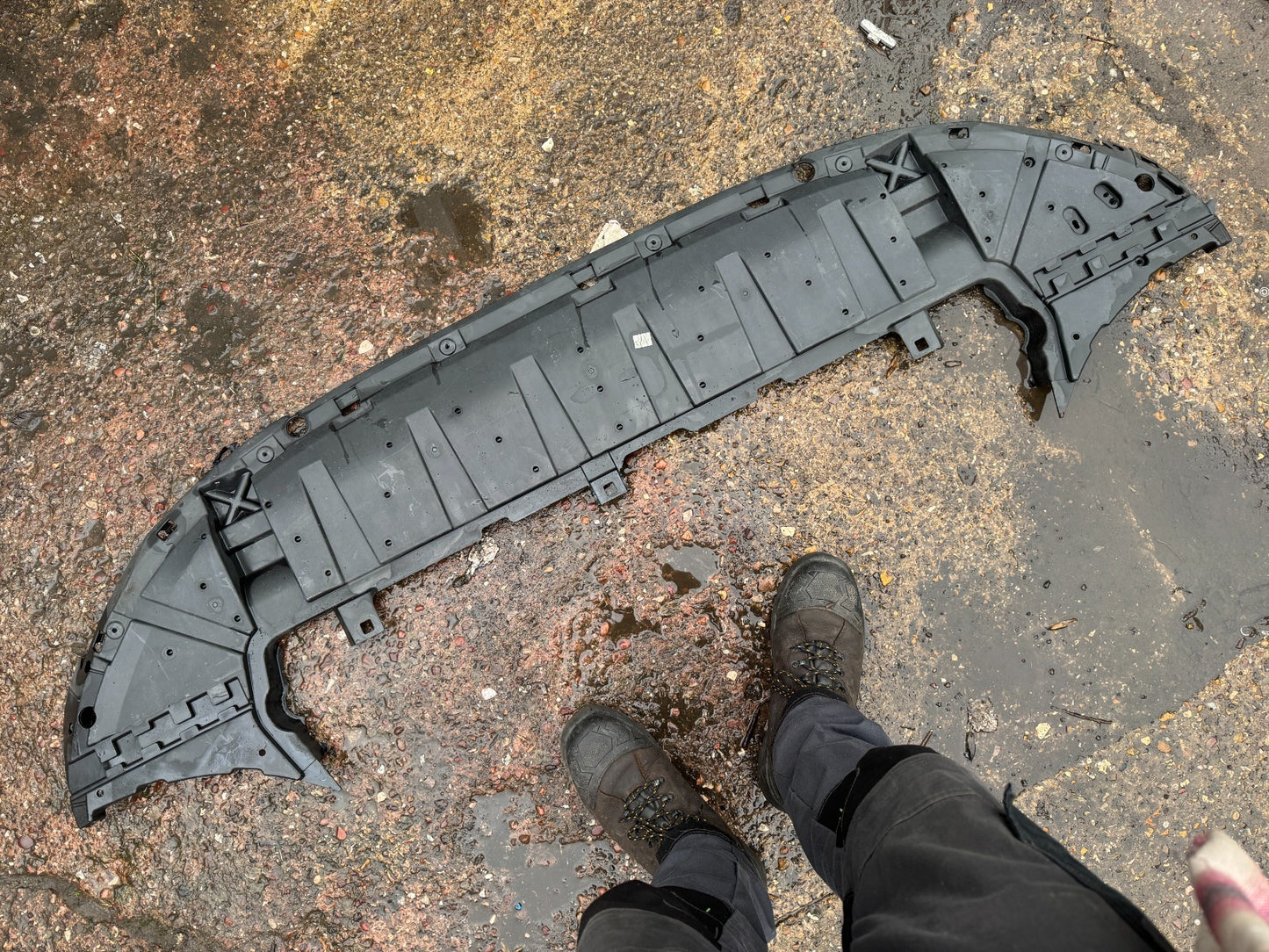 2023 Volvo V60 Front Bumper Under Tray 2018 ON 32227198 Genuine NEXT DAY DELIVER