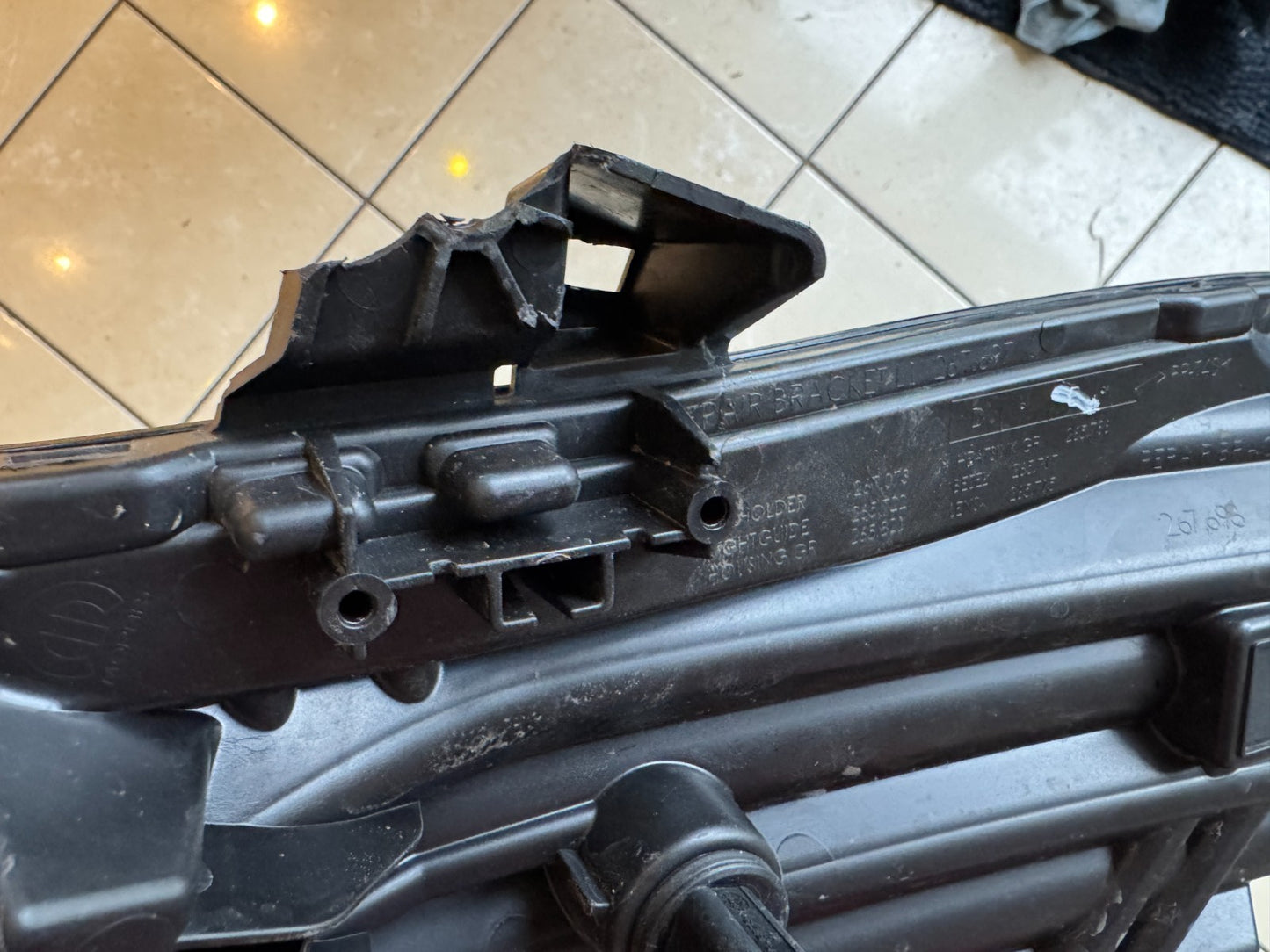 PEUGEOT 208 MK2 2024 2025 FRONT LEFT SIDE LED DAYTIME HEADLIGHT 9851054180 DAMAG