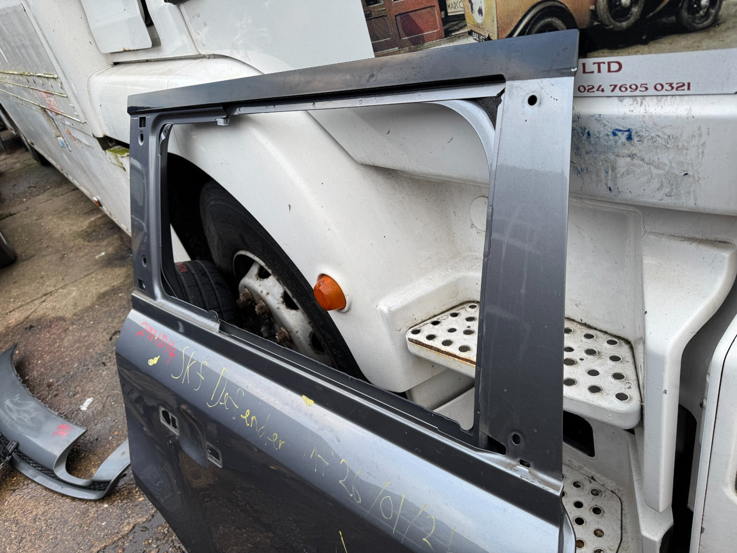 GENUINE LAND ROVER DEFENDER L663 REAR RIGHT SILVER BARE DOOR 2020-ON L8B224720AB