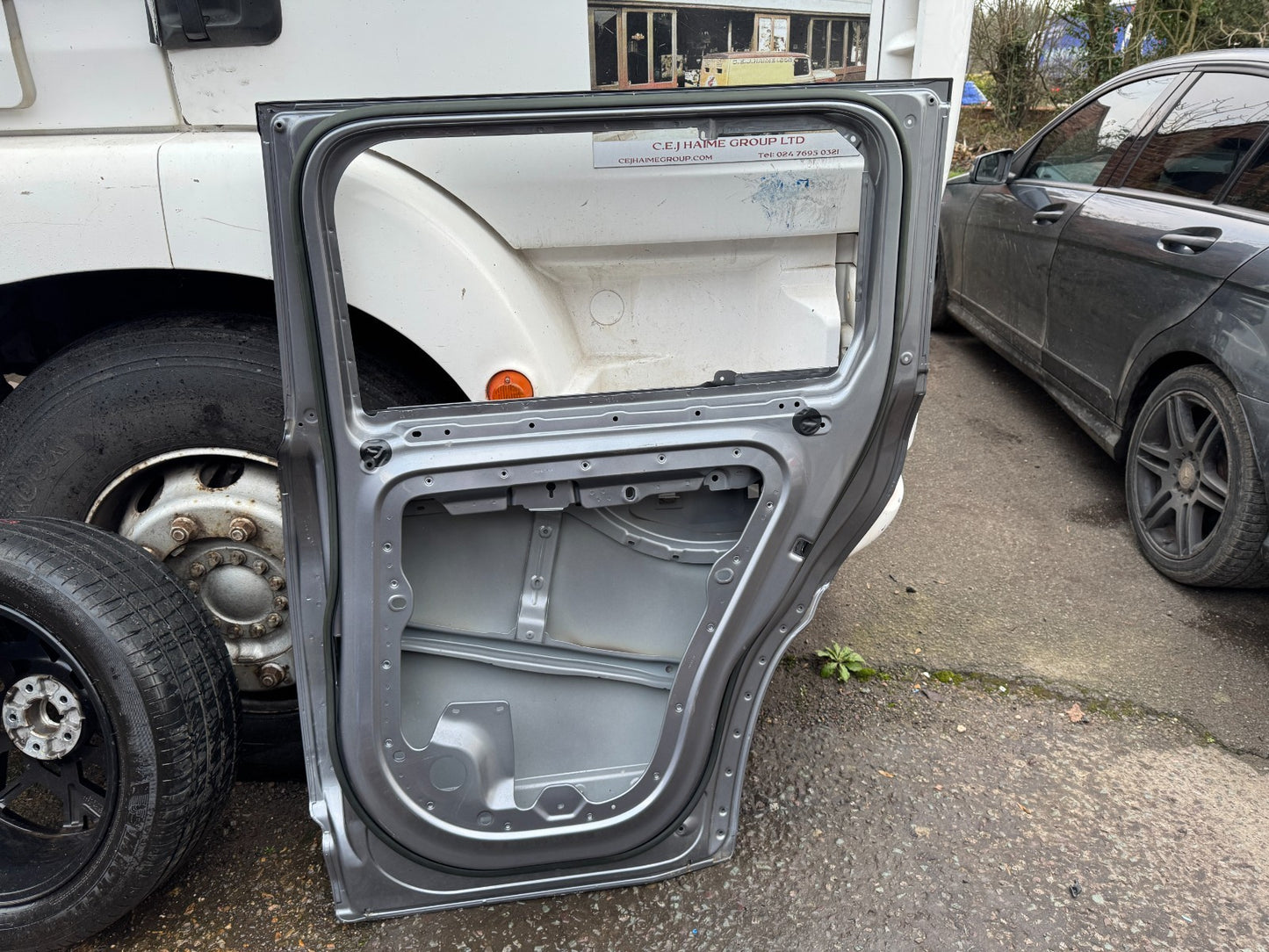 GENUINE LAND ROVER DEFENDER L663 REAR RIGHT SILVER BARE DOOR 2020-ON L8B224720AB