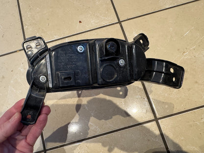 MG ZS REFLECTOR REAR LEFT SIDE 2022 ZS11666191 LENS FRACTURED