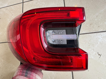 2019 GENUINE RENAULT KADJAR HA ,HL TAILLIGHT (LEFT OUTER) 265552789r