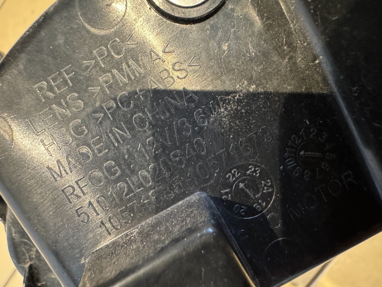 MG ZS REFLECTOR REAR LEFT SIDE 2022 ZS11666191 LENS FRACTURED