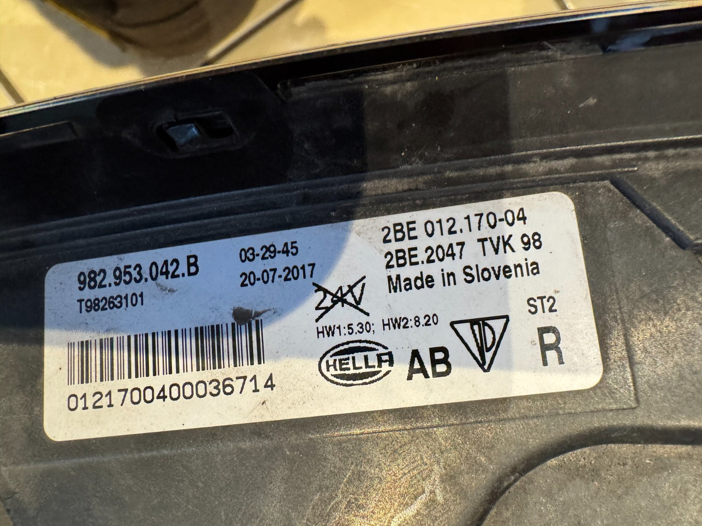 GENUINE NO FAKE PORSCHE 718 CAYMAN 982 RIGHT FRONT FOG LIGHT 982953042B