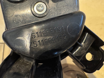 MG ZS REFLECTOR REAR LEFT SIDE 2022 ZS11666191 LENS FRACTURED