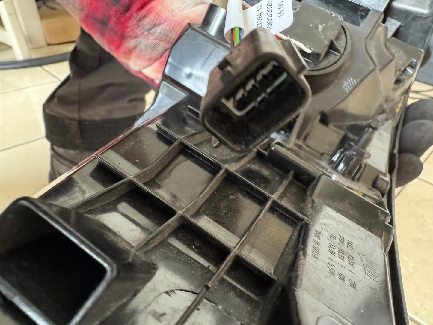 2019 GENUINE RENAULT KADJAR HA ,HL TAILLIGHT (LEFT OUTER) 265552789r